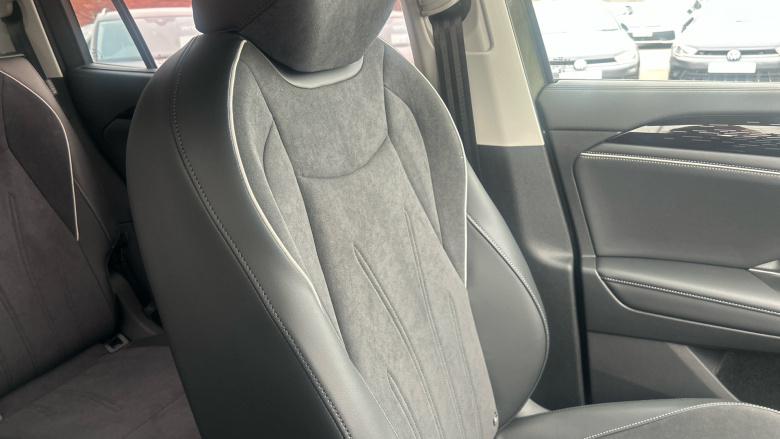 Volkswagen Tayron 2.0 TDI Elegance 5dr DSG7 [7 Seat] Diesel Estate